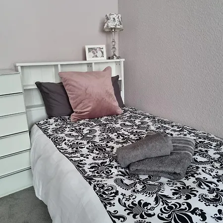 Guest house Only For Women On Tour